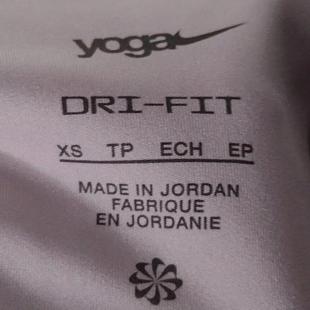 NWT Nike Women's Light Purple/Yoga Activewear Leggings Size XS